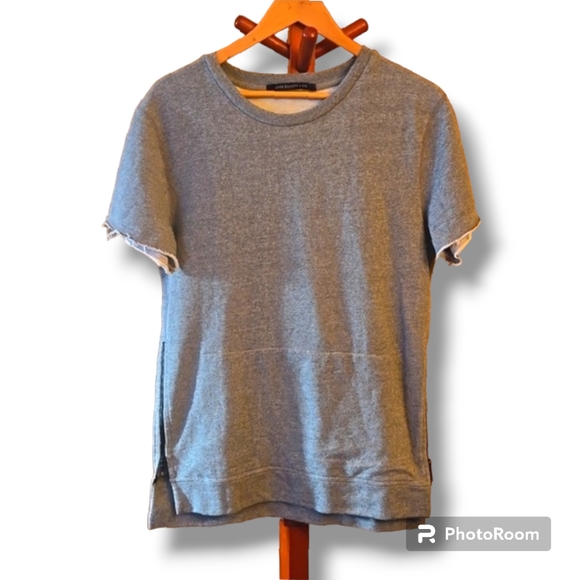 John Elliott + Co Gray Raw Sleeve Top - Picture 1 of 9